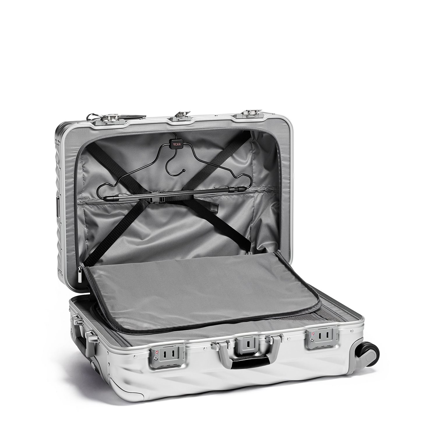 Tumi 19 Degree Aluminium Short Trip Packing Case silver