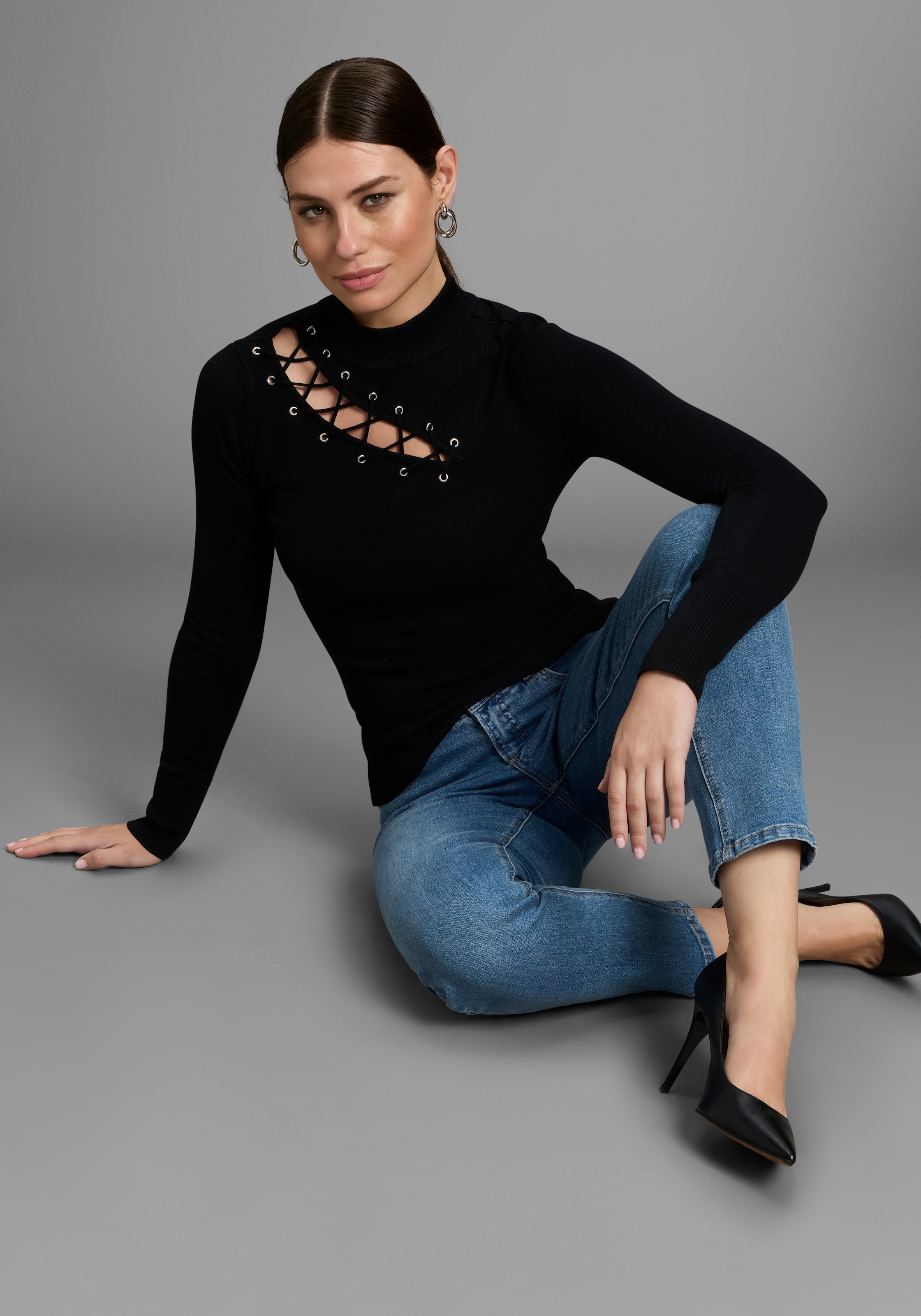 Melrose Stehkragenpullover , feminine Passform mit Zier-Schnürung