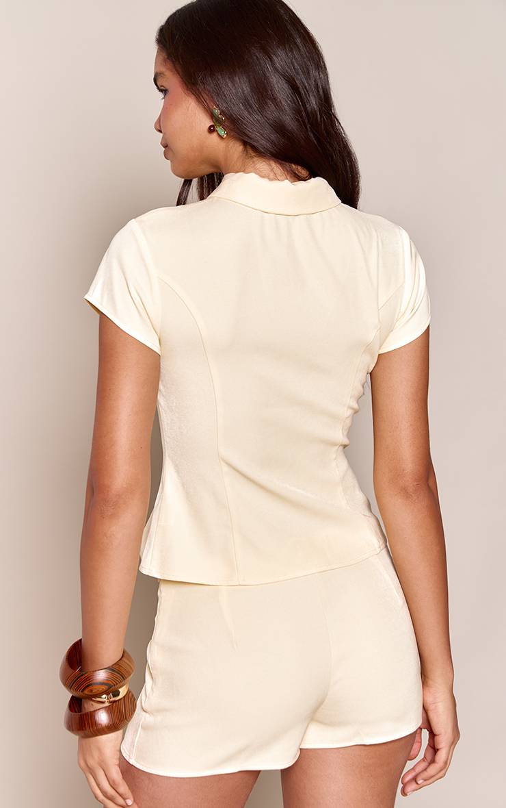 Gris Pierre Ensemble Jupe-short Jaune Beurre Ajustée Avec Détail Superposé