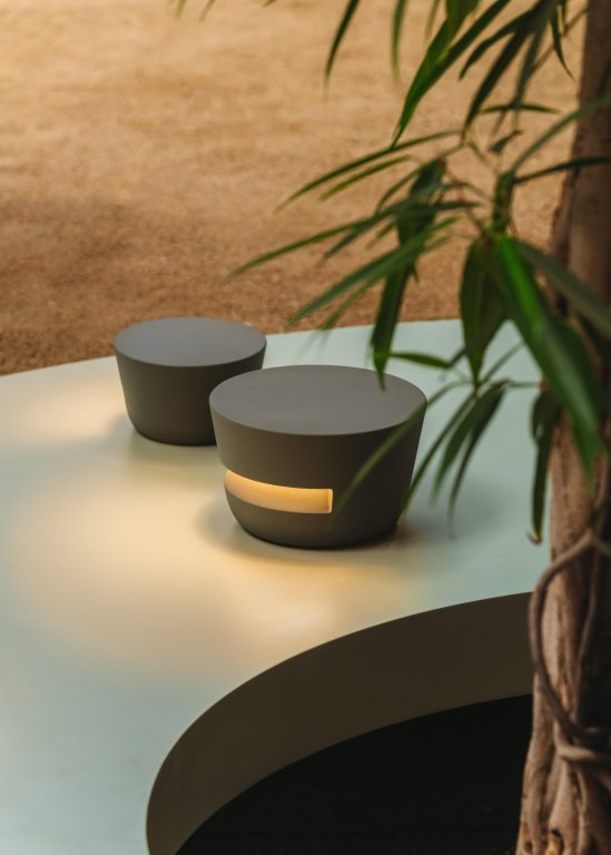 Vibia Dots Outdoor 4697 vloerlamp LED Ø16 beige D1