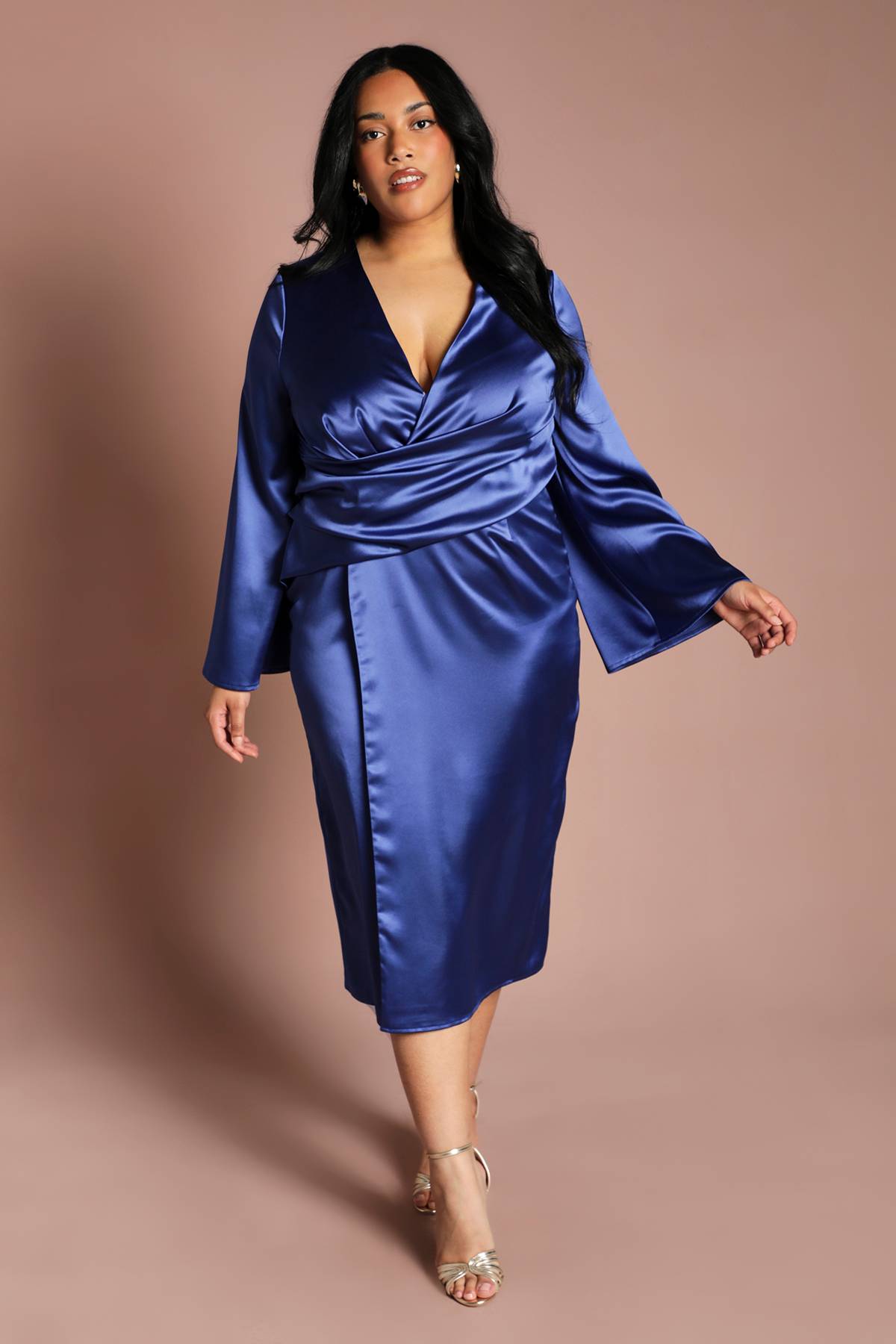 Coast Robe Grande Taille en Satin à Devant Croisé et Manches Évasées