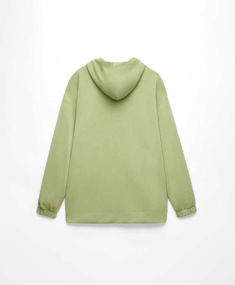 Moletom oversized em modal com toque macio e zíper.