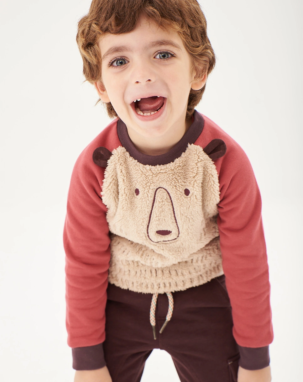 Sweatshirt BEAR in beige/rot
