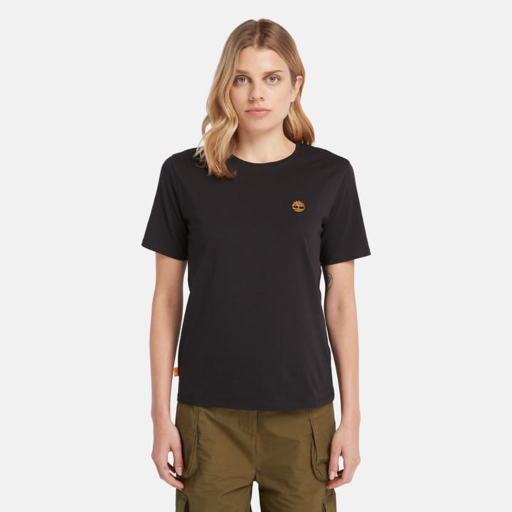 Camiseta feminina preta com estampa do Rio Exeter.