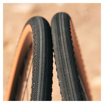 Pneu Gravel American Classic Kimberlite 700 mm Tubeless Ready Souple Stage 5S Armor Rubberforce G Flancs Beiges