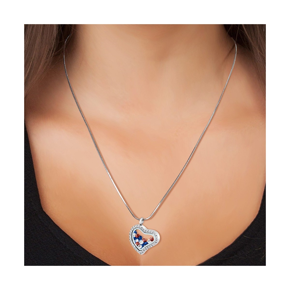 Collier coeur orné de Cristaux scintillants