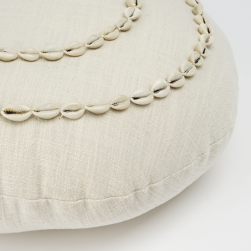 Sierkussen rond schelp off white - h10xd45cm