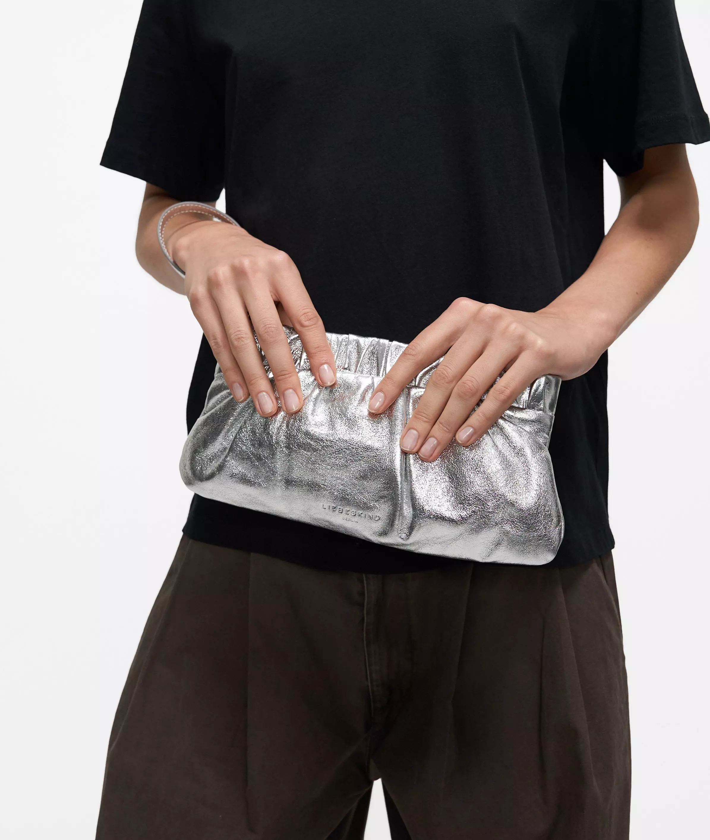 Clutch S Handy clutch with metallic finish