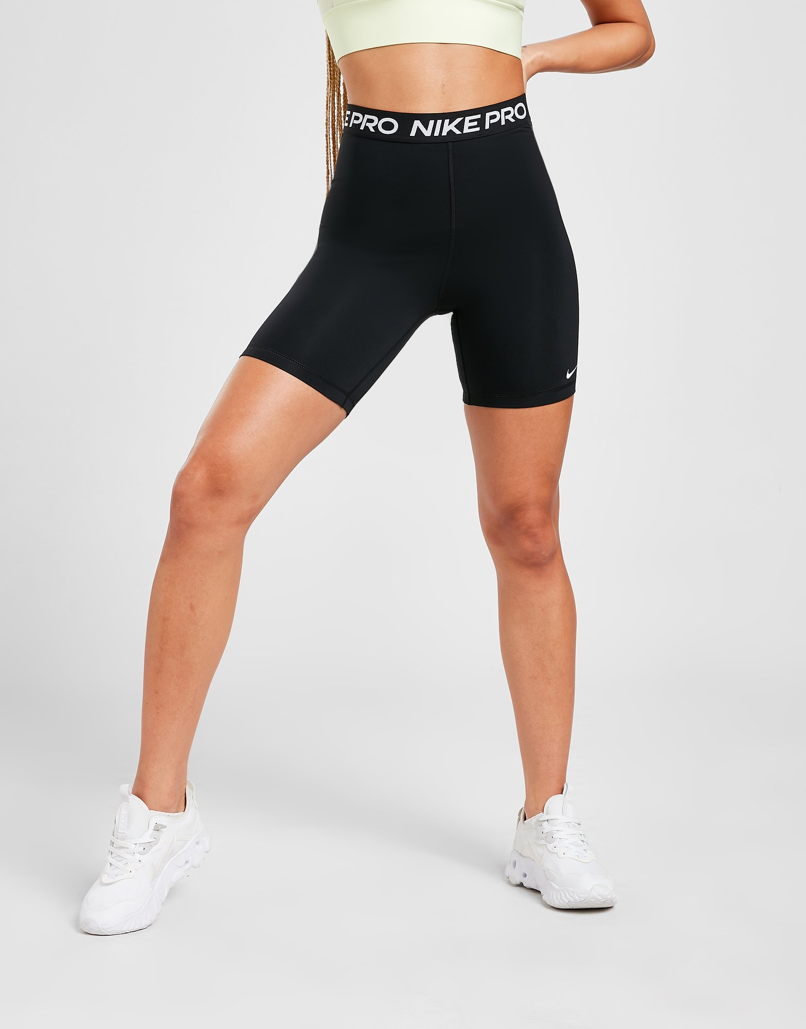 Nike Short de 18 cm taille haute pour Femme Pro 365