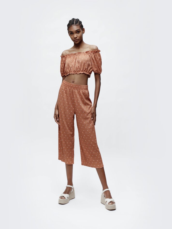 Top cropped texturizado - Marrom/cru