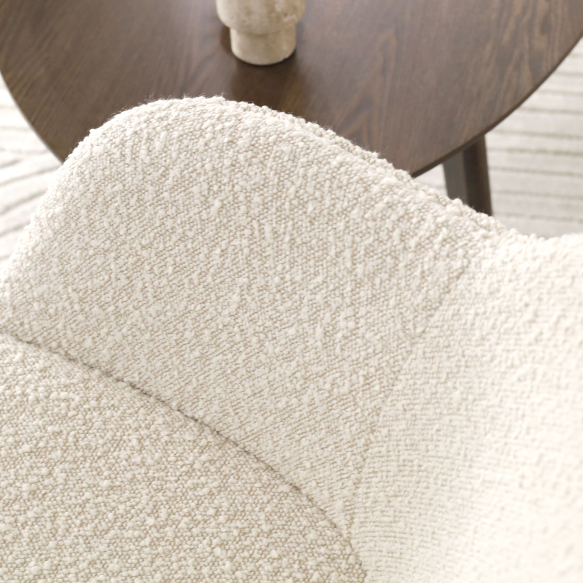Eetkamerstoel Nola-Mare bouclé beige - wit onderstel