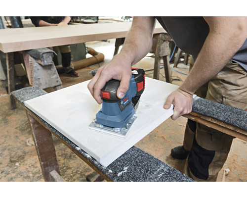 Bosch GSS 18V-10 accu-excenterschuurmachine inclusief 1 excenterpad (klem) & 1 schuurpad (klittenband), zonder accu