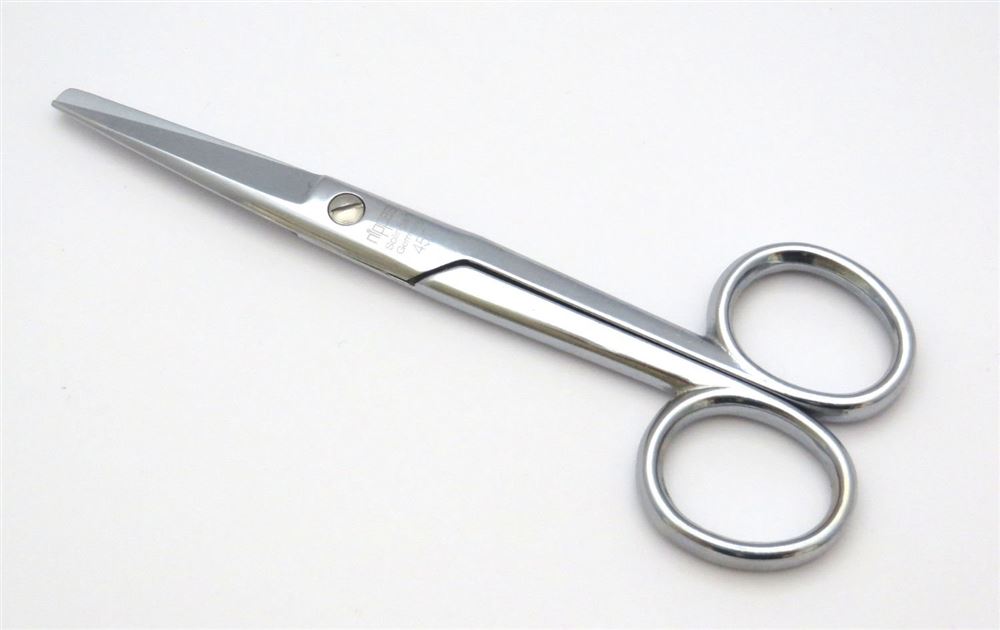 Nippes Verbandschere 13cm vernickelt 1 Stk