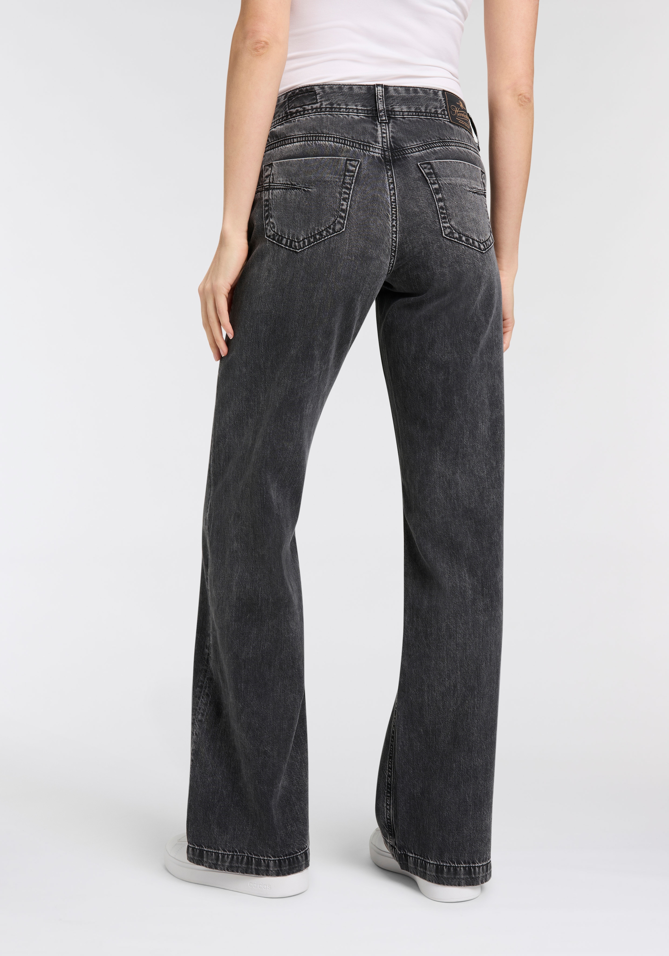 Herrlicher 5-Pocket-Jeans »Edna Denim Black«, mit ausgestelltem Bein