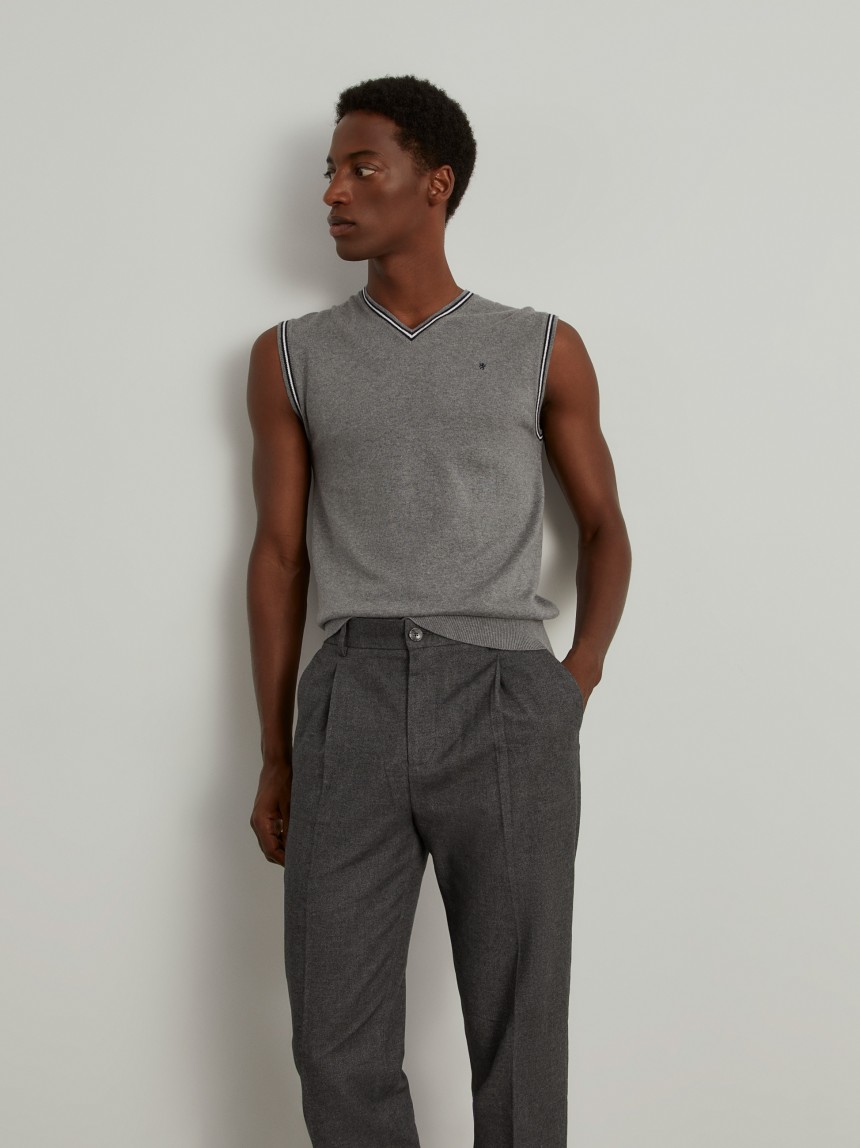 Calças chino regular fit com cordão