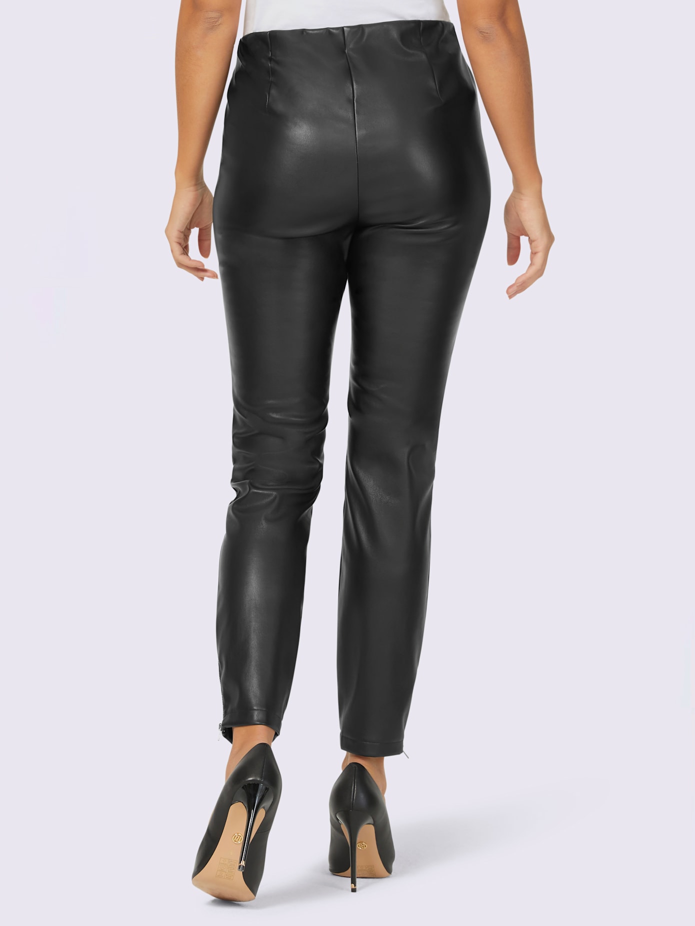 Pantalon en imitation cuir synthétique joliment brillant