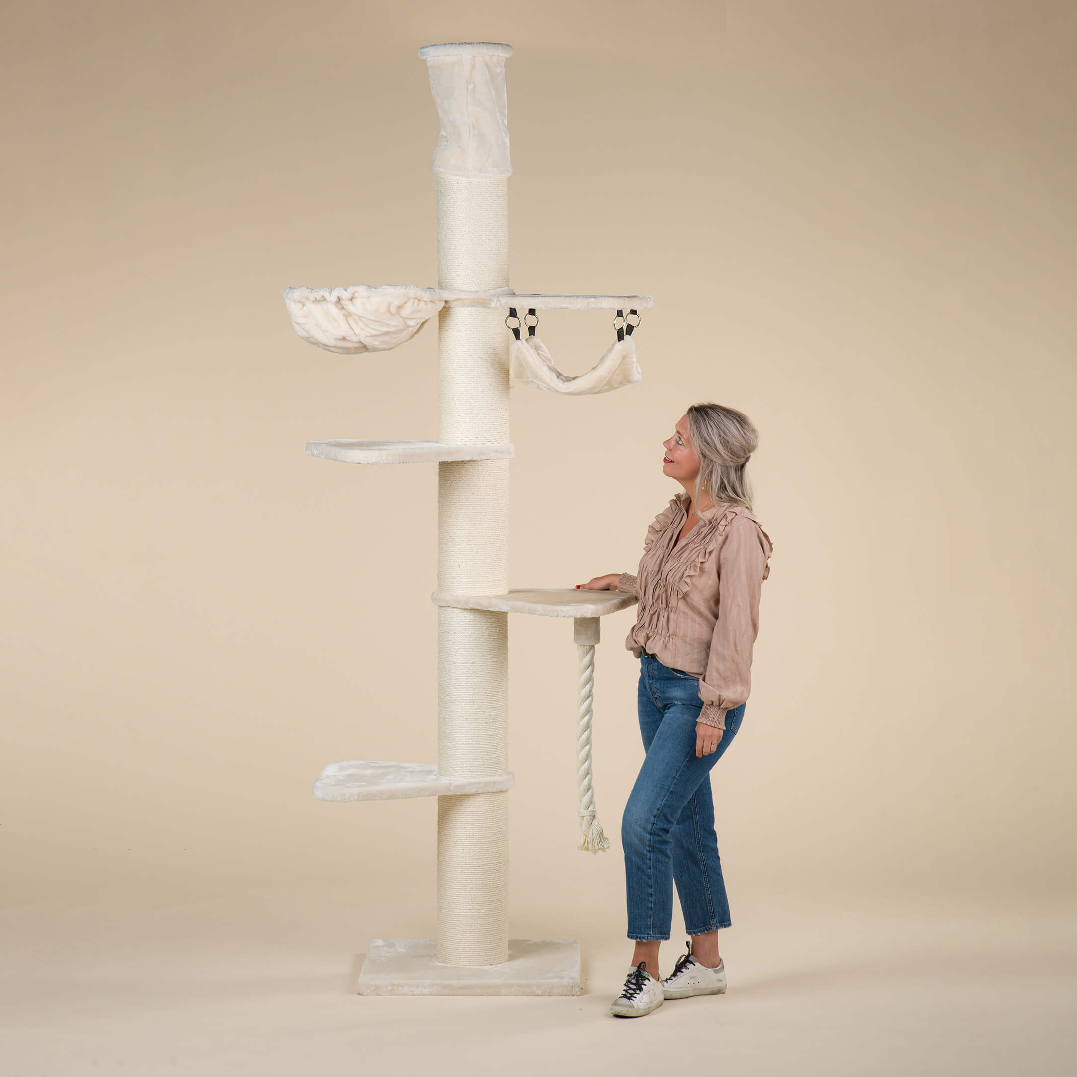 Arranhador para Gatos Maine Coon Tower Crown, Cor Creme