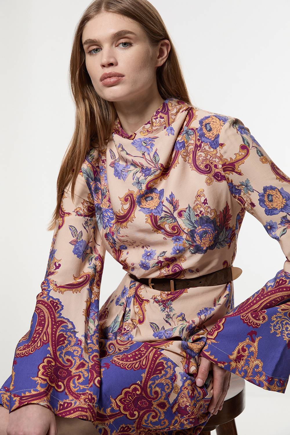 KarenMillen Robe mini tissée en lin visqueux premium avec imprimé paisley à bordure