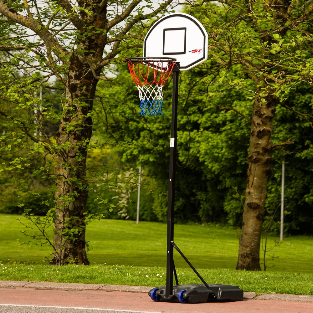 Tragbarer Basketballständer