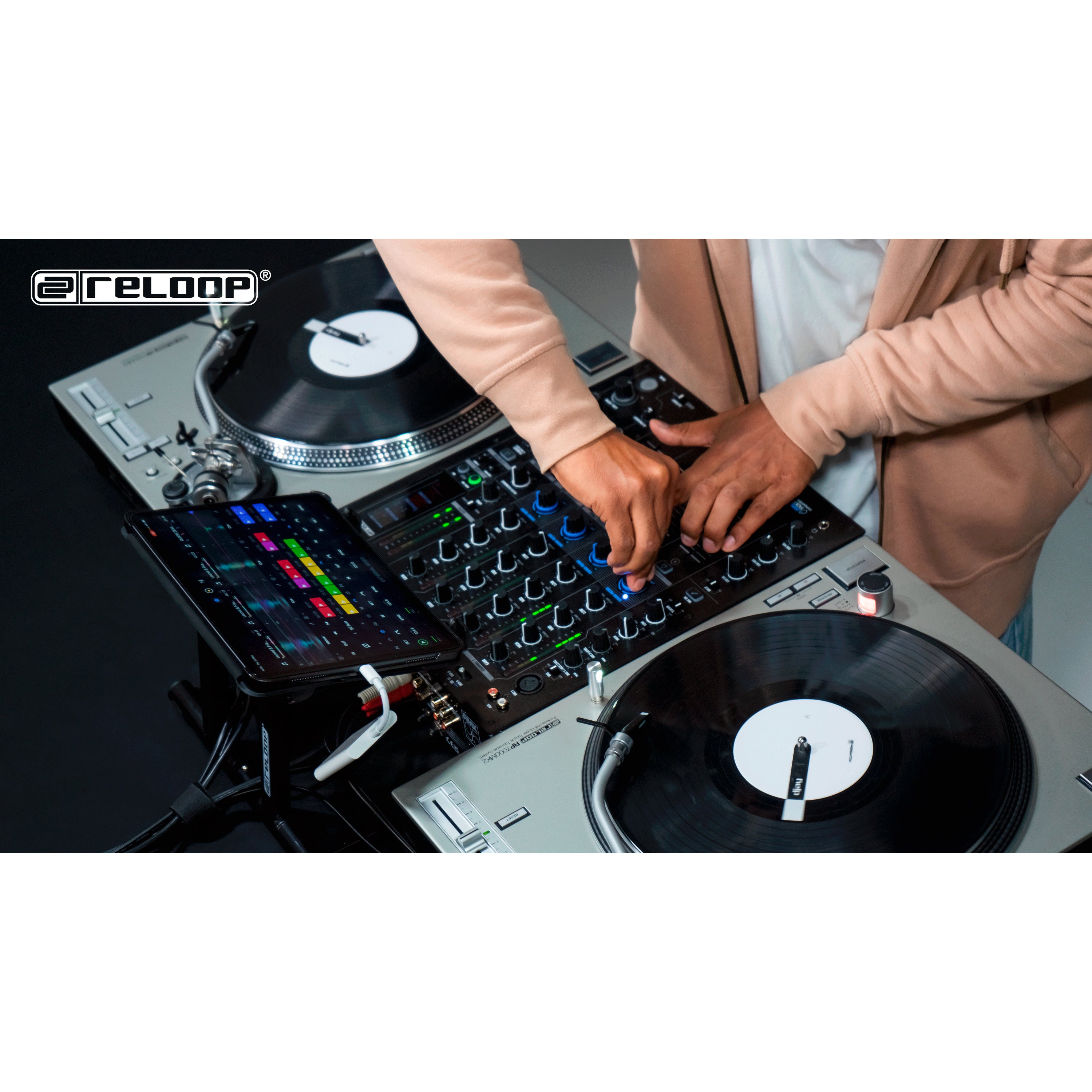 Reloop RMX-95 4+1 kanaals digitale clubmixer