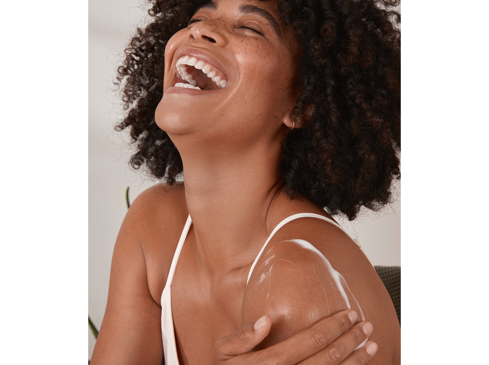 Leite Corporal Body Milk com Doseador para Pele Extra Seca Repara&Cuida NIVEA 400 ml