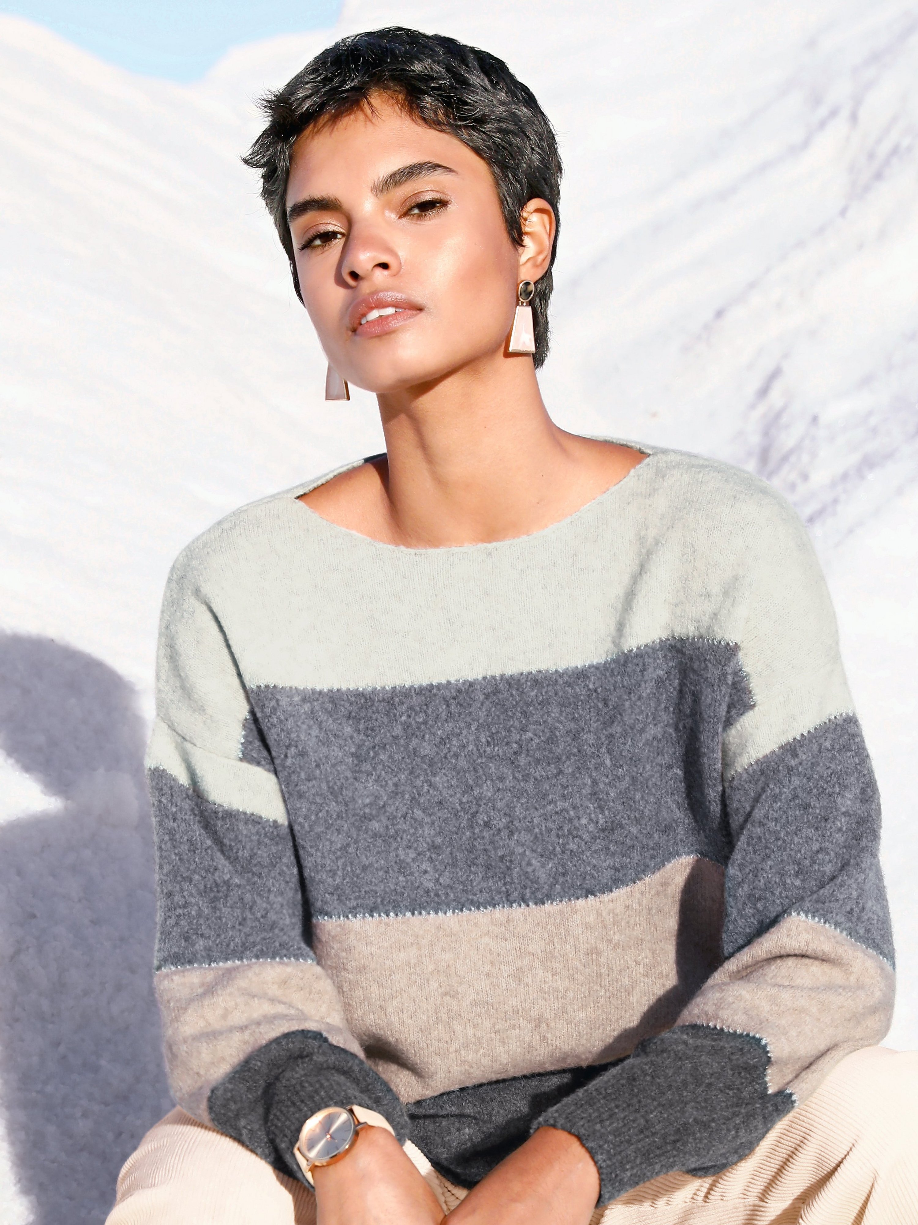 Pullover mit U-Boot-­Ausschnitt