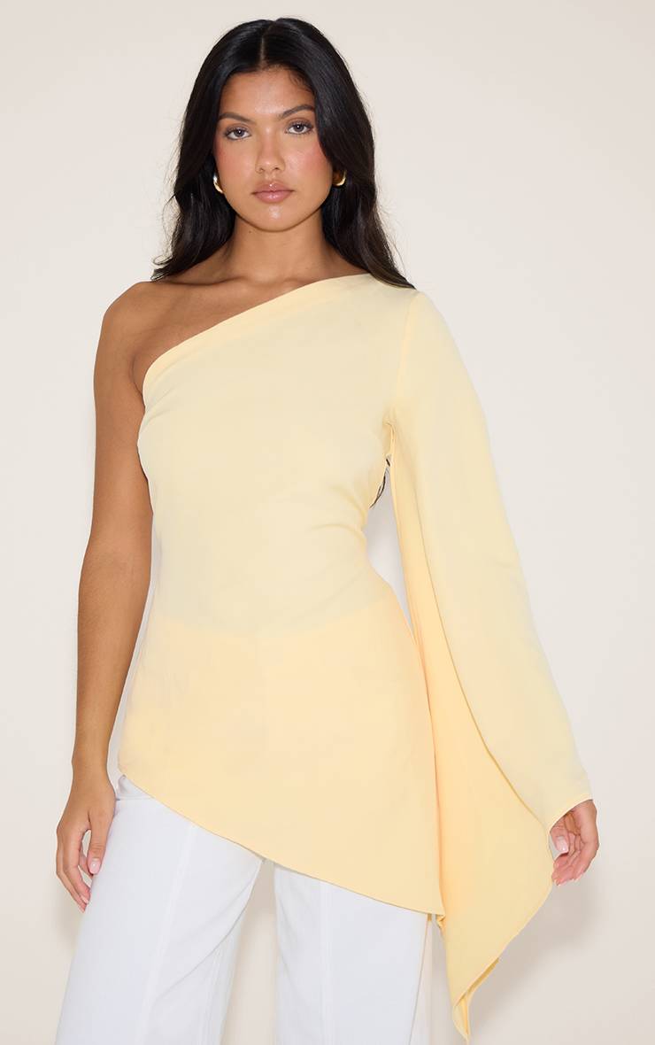 Butter Yellow Haut Long Tissé Asymétrique À Manche Évasée
