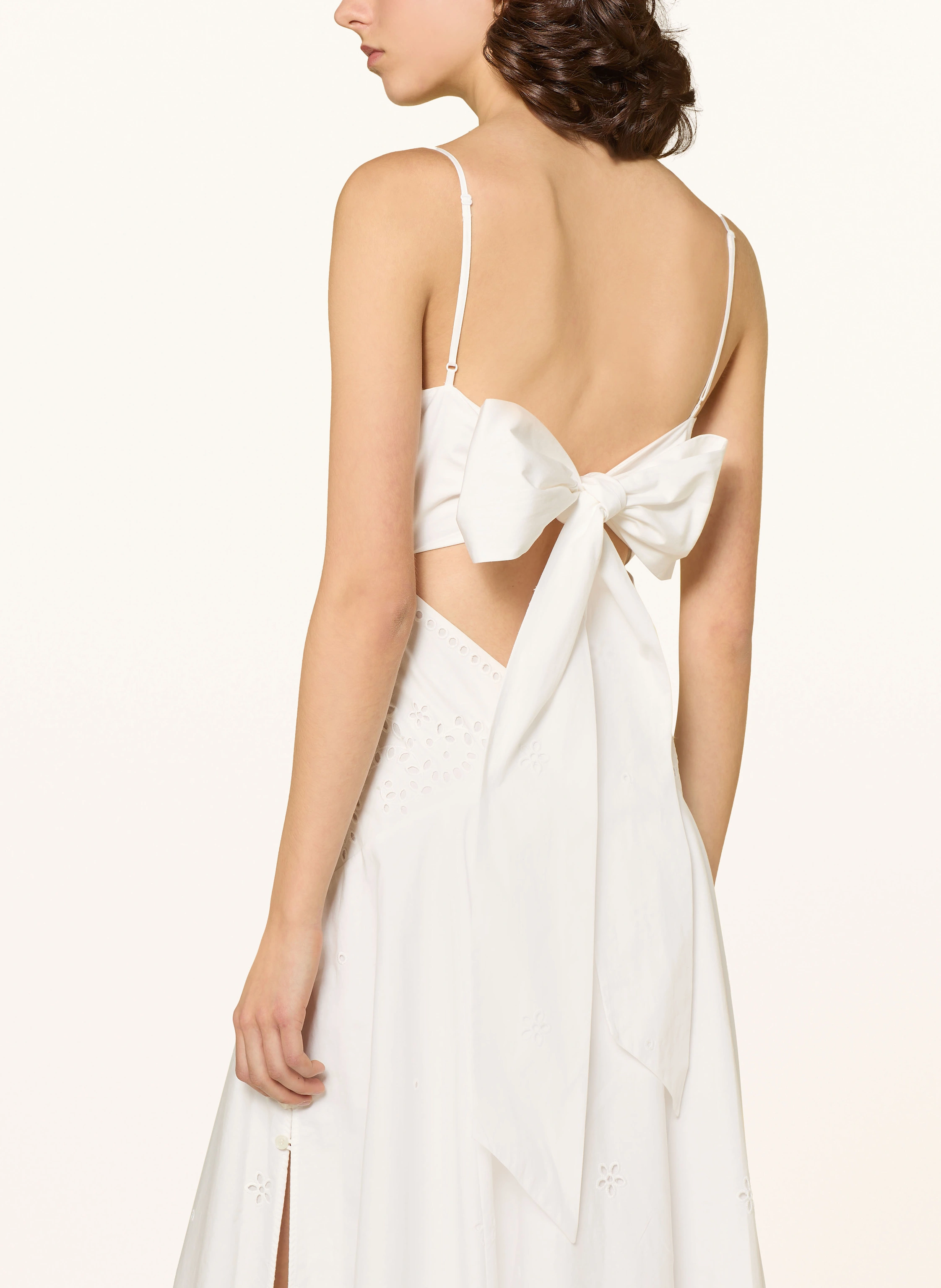 self-portrait Kleid aus Lochspitze mit Cut-out