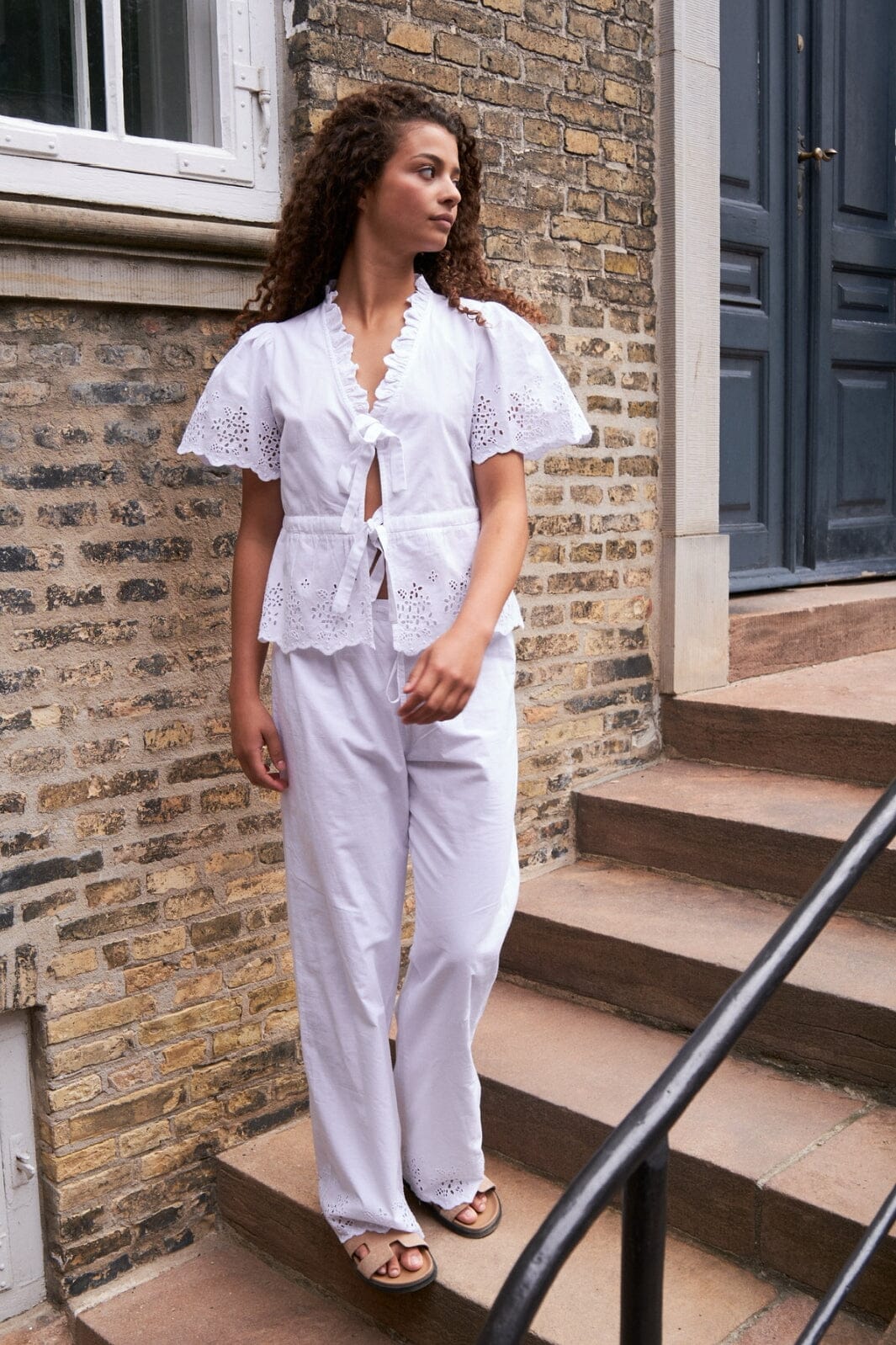 Neo Noir William Embroidery Pants