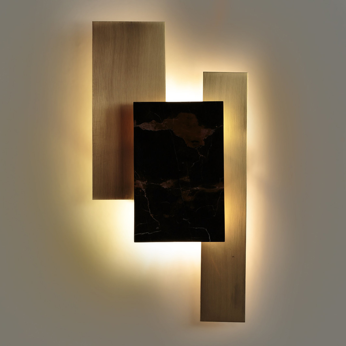AM.PM<br>Luminária de parede em mármore e latão, Portson