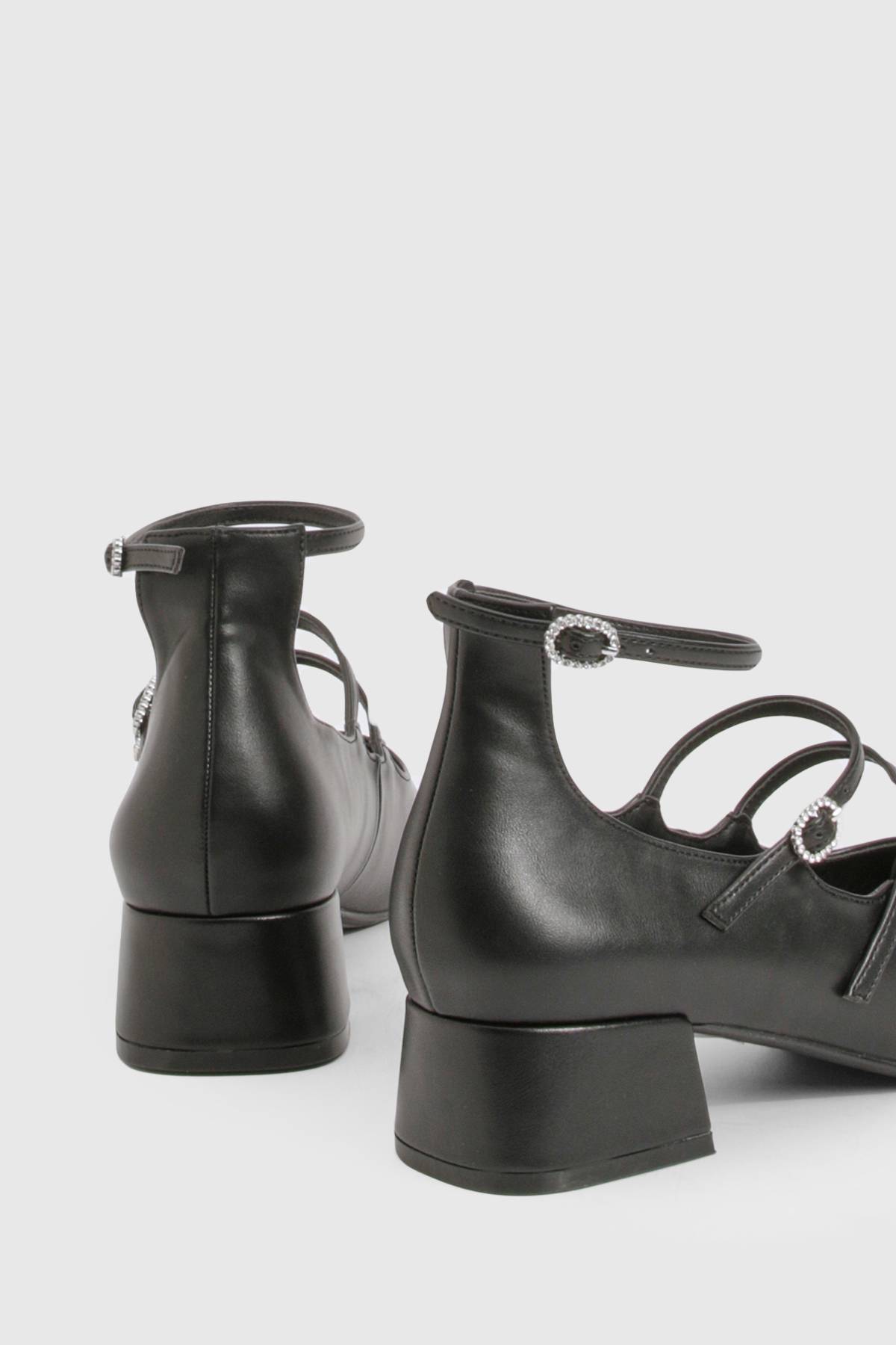boohoo Chaussures Mary Jane à bout carré et triple bride