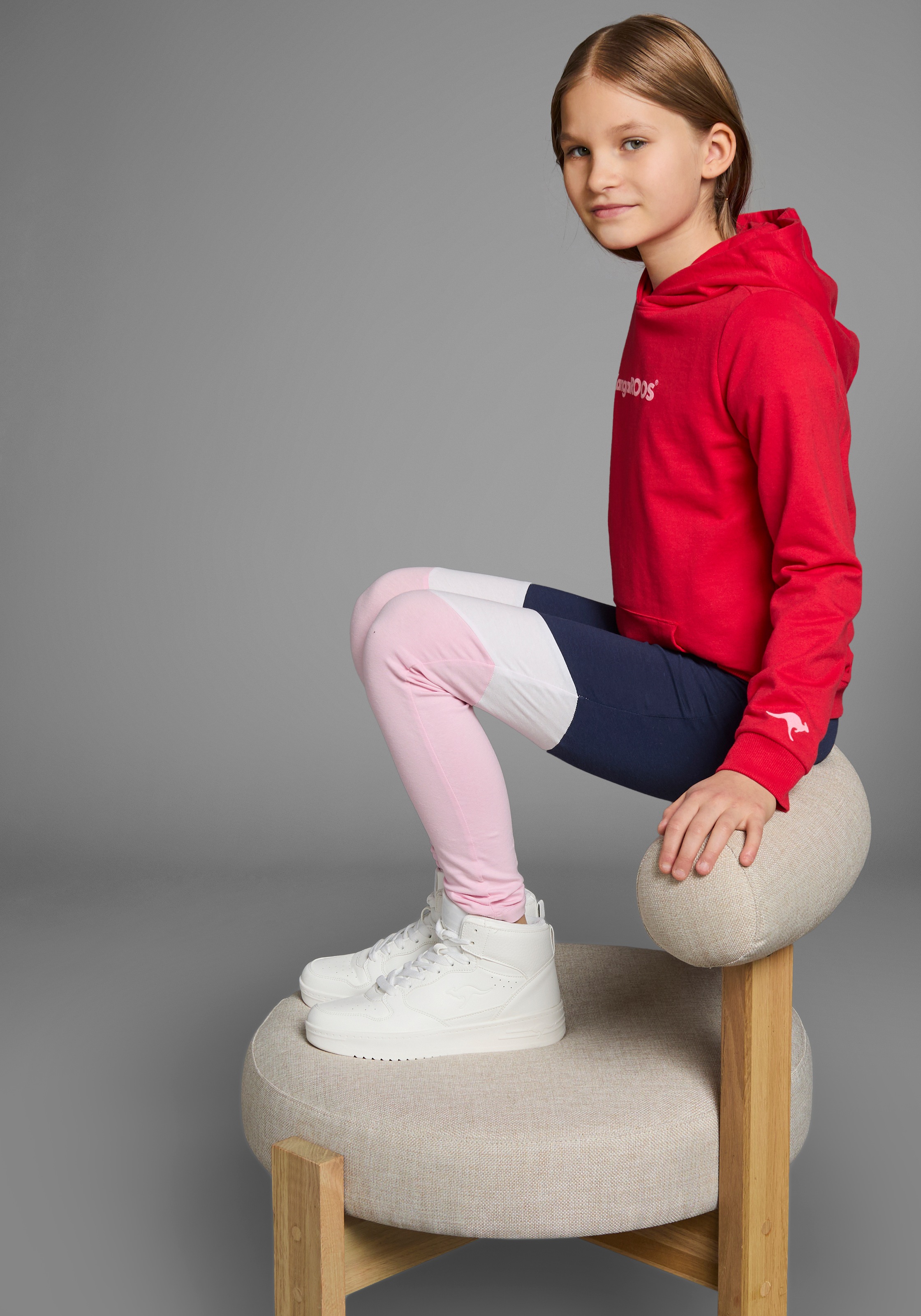 KangaROOS Kapuzensweatshirt »Hoodie mit Logoprint«, Langarm,  bedruckt,  aus Sweatware mit Baumwolle,  mit Kängurutasche