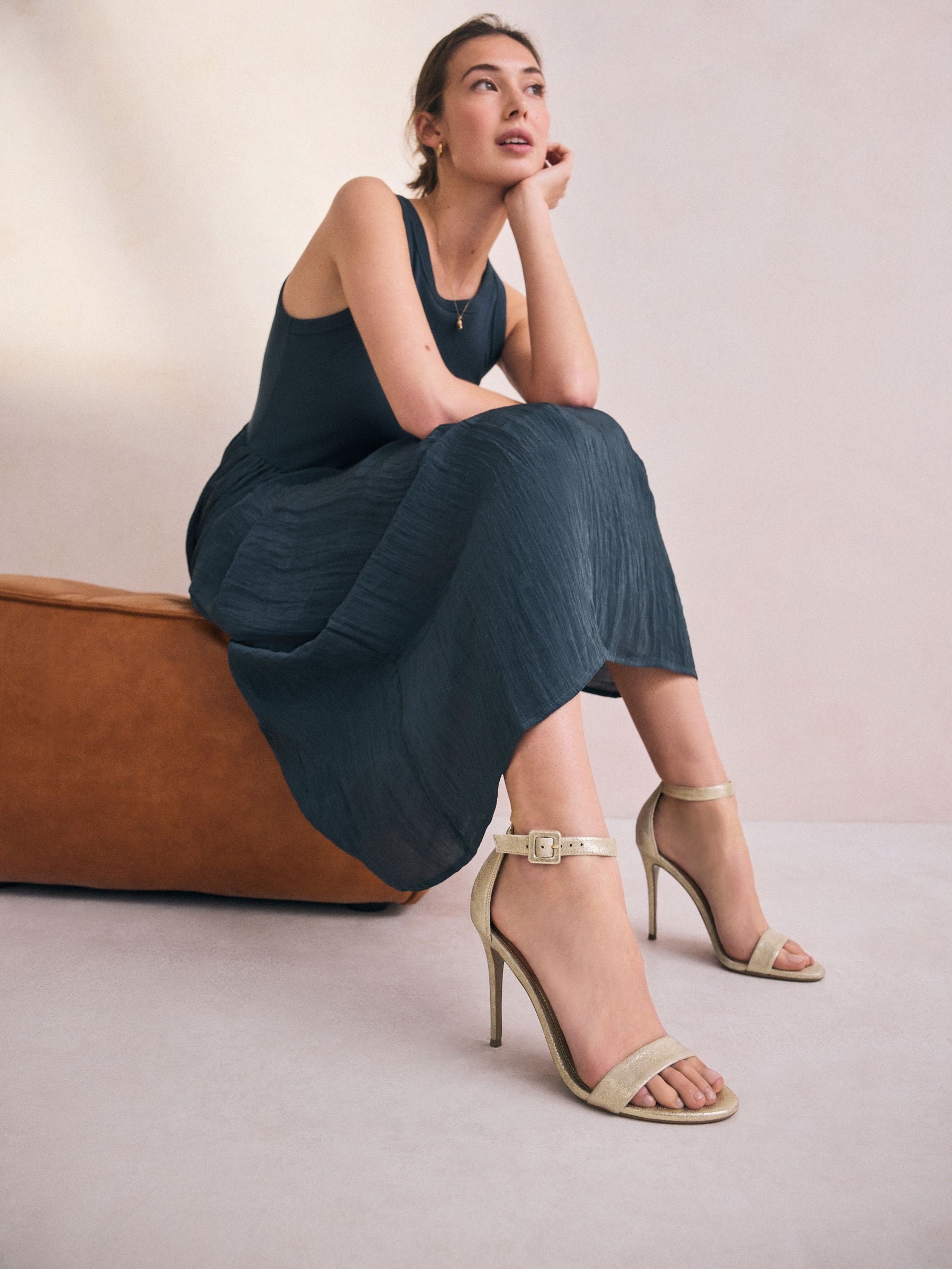 Goud - Signature Premium leren sandalen met hoge ronde neus