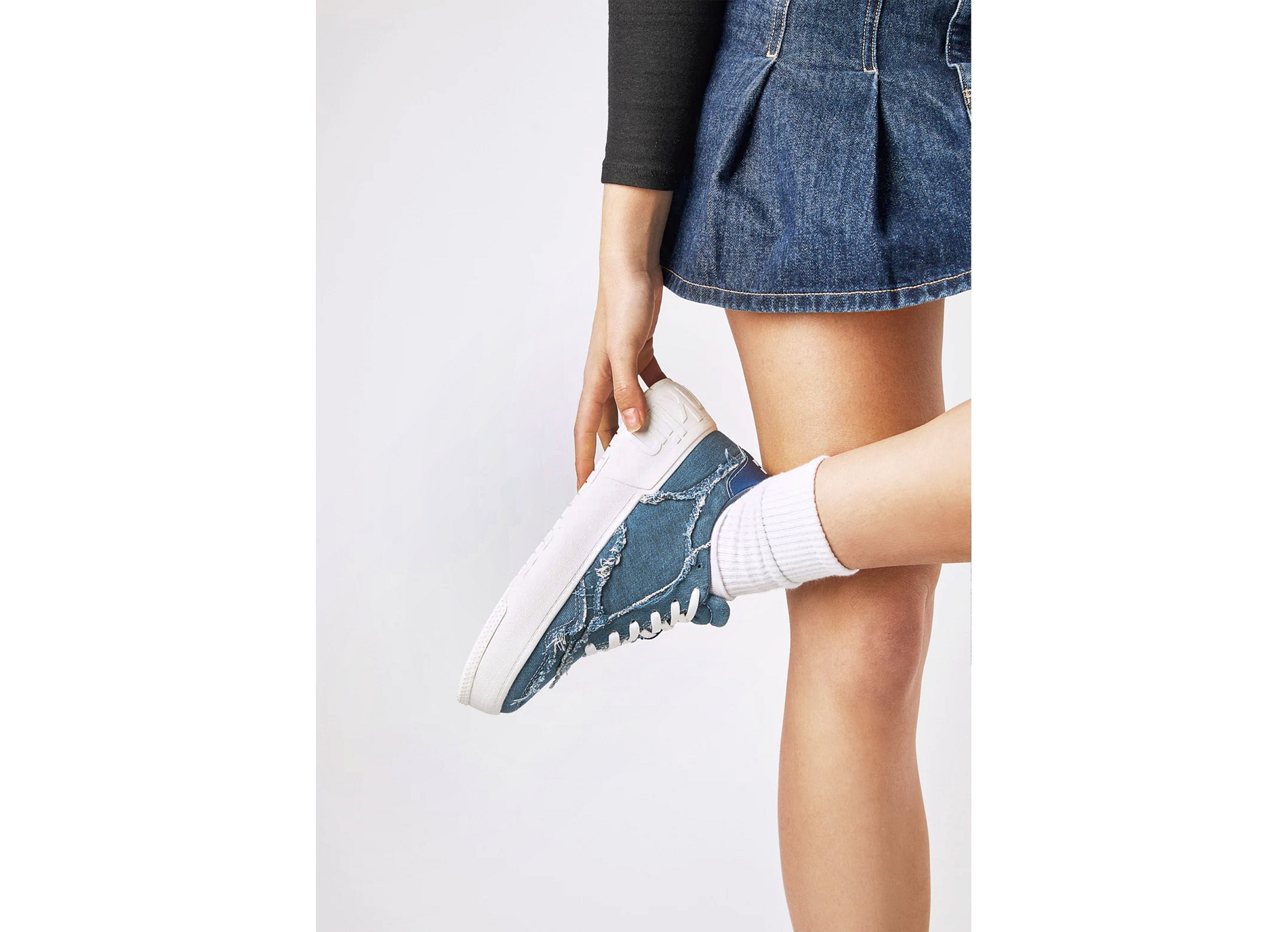 Court frayed jeans