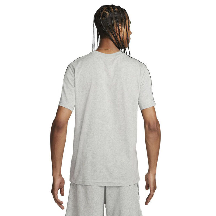 Nike Sportswear Repeat T Shirt Grå