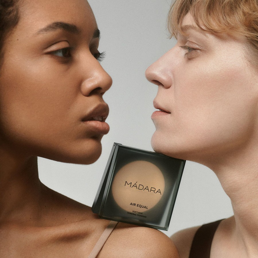 Mádara Air Eqaul Soft Silk Mineral Powder #2 Beige 9g