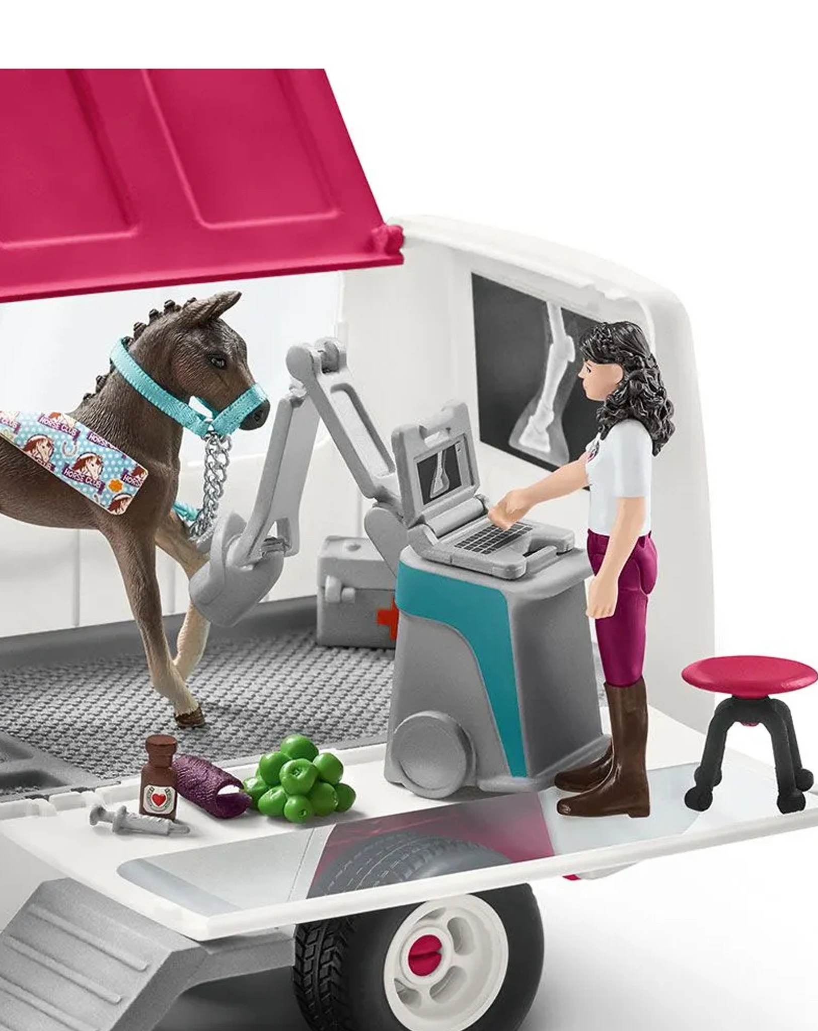 schleich® 42439 Horse Club - Mobile Tierärztin mit Hannoveraner Fohlen