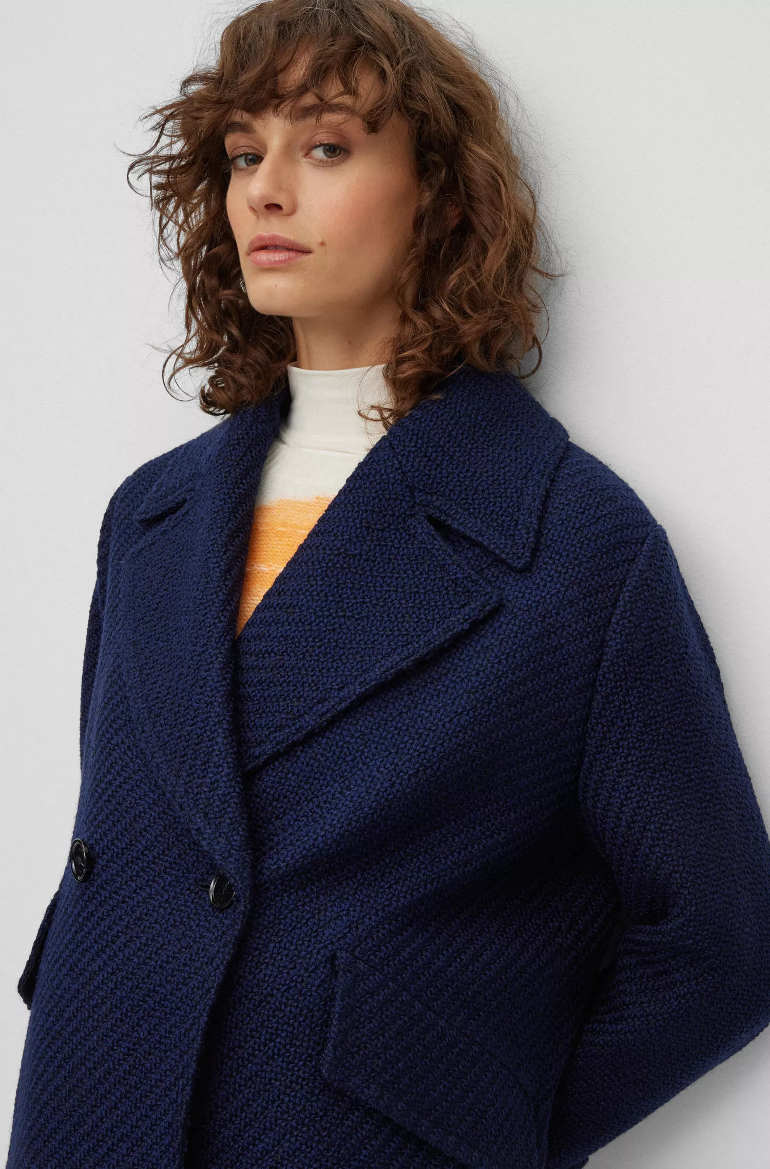 Casaco BOSS preto de corte regular em tweed estruturado com lapelas oversized.