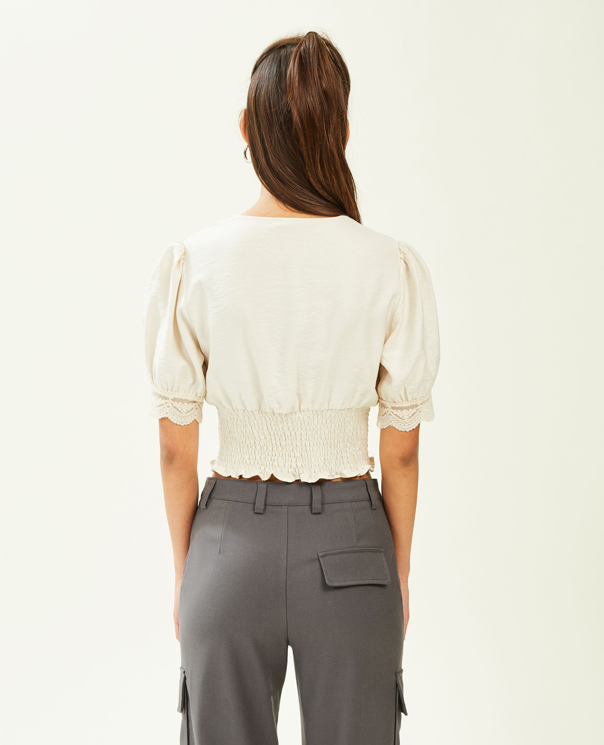 Top à bord brodés - Beige