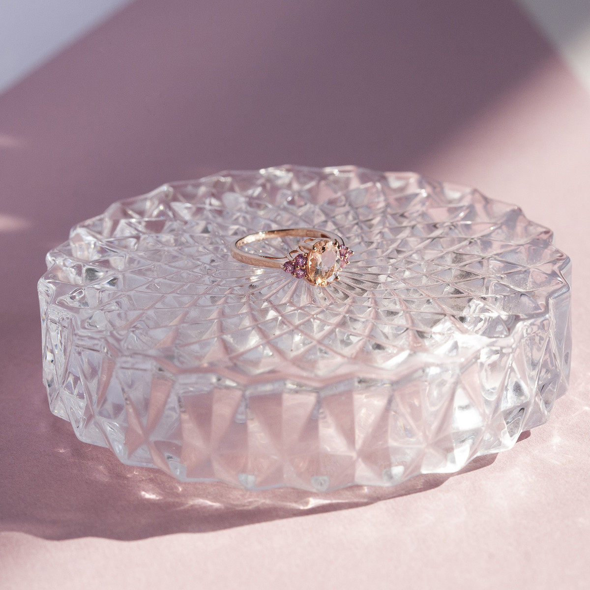 Bague or 375 rose morganite ovale et saphirs roses