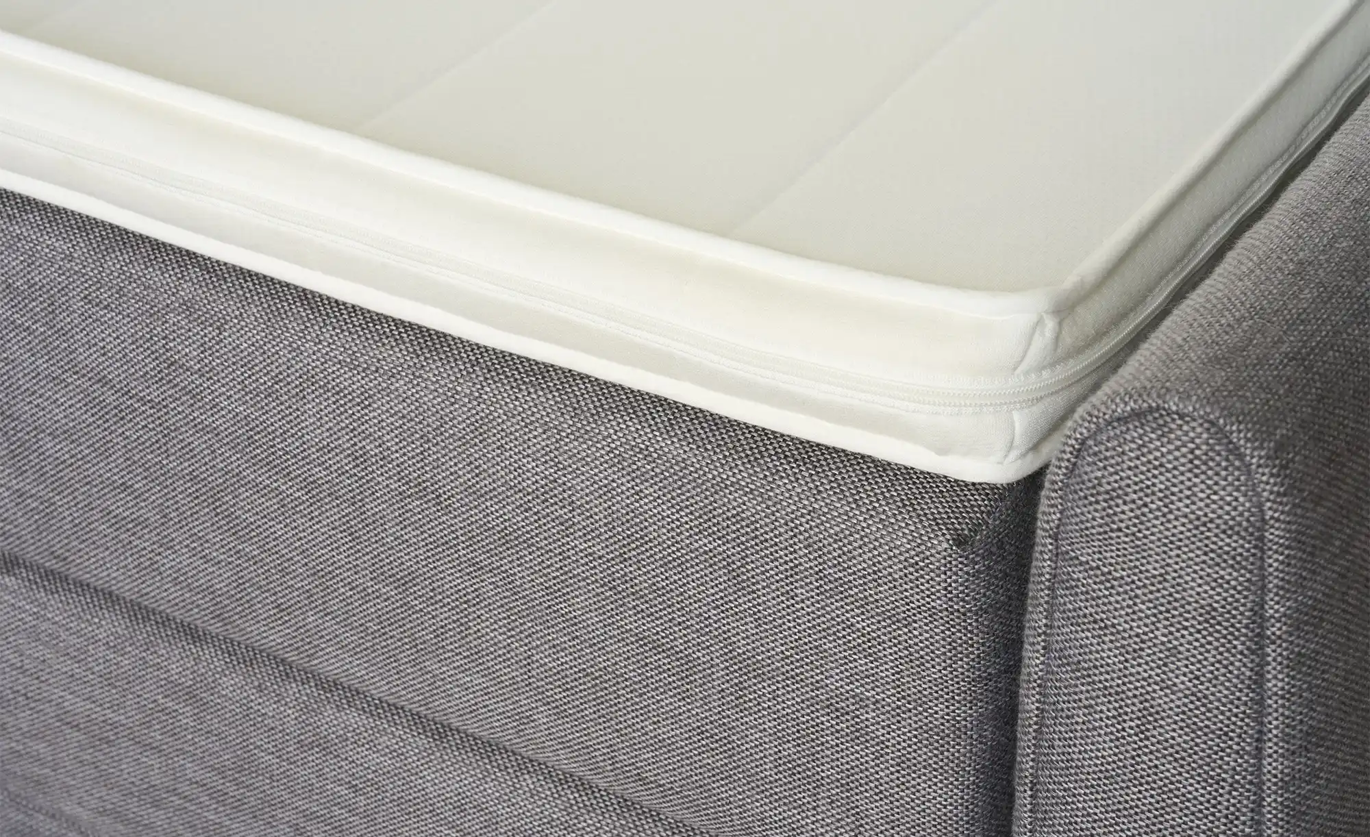 Boxspringbett mit praktischem Bettkasten Baron