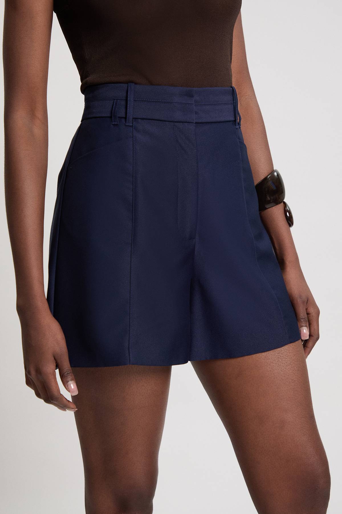 KarenMillen Short En Satin Ajusté