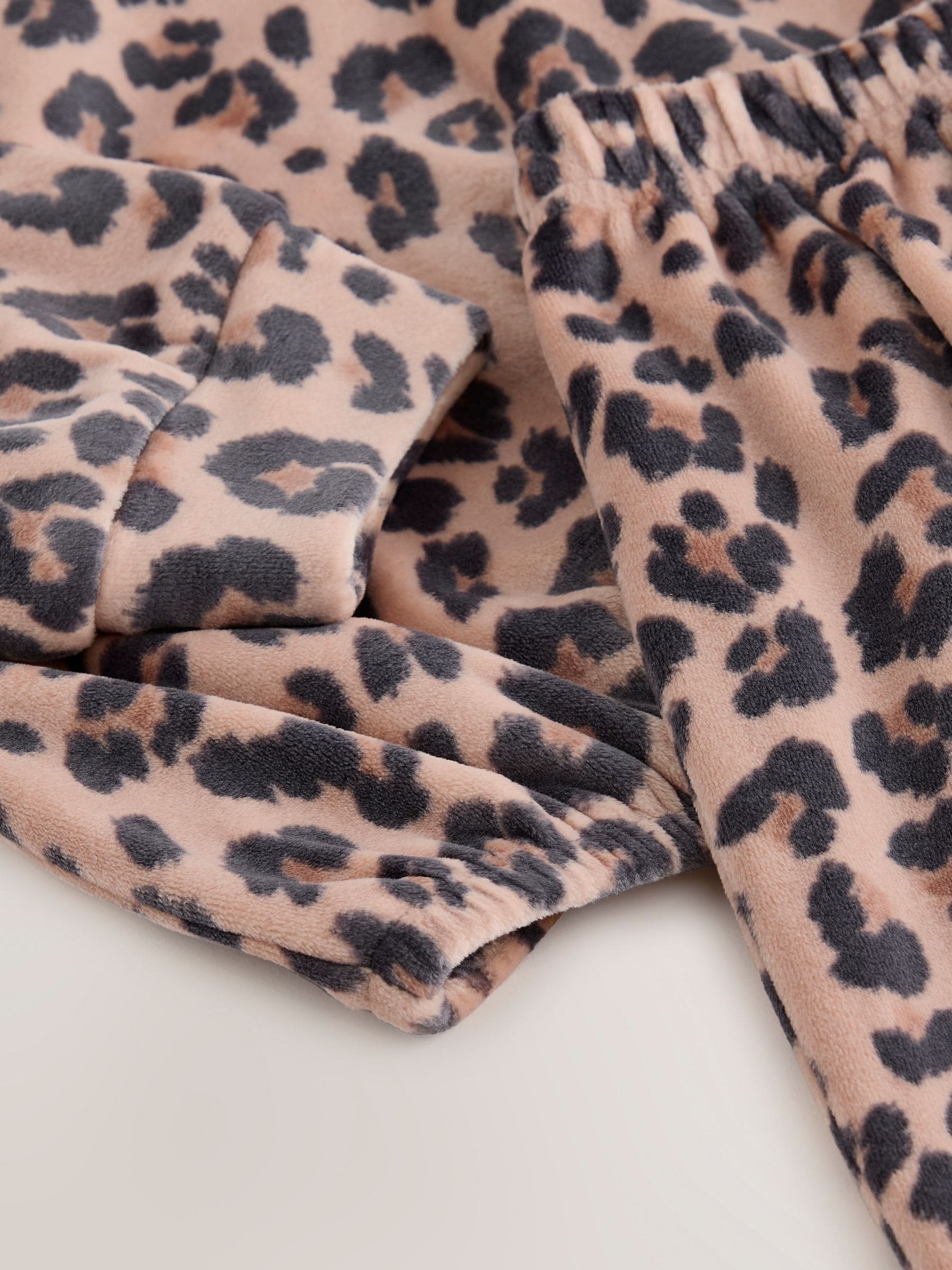 Neutraal met dieren - Behaaglijke fleece pyjama (3-16 jr)