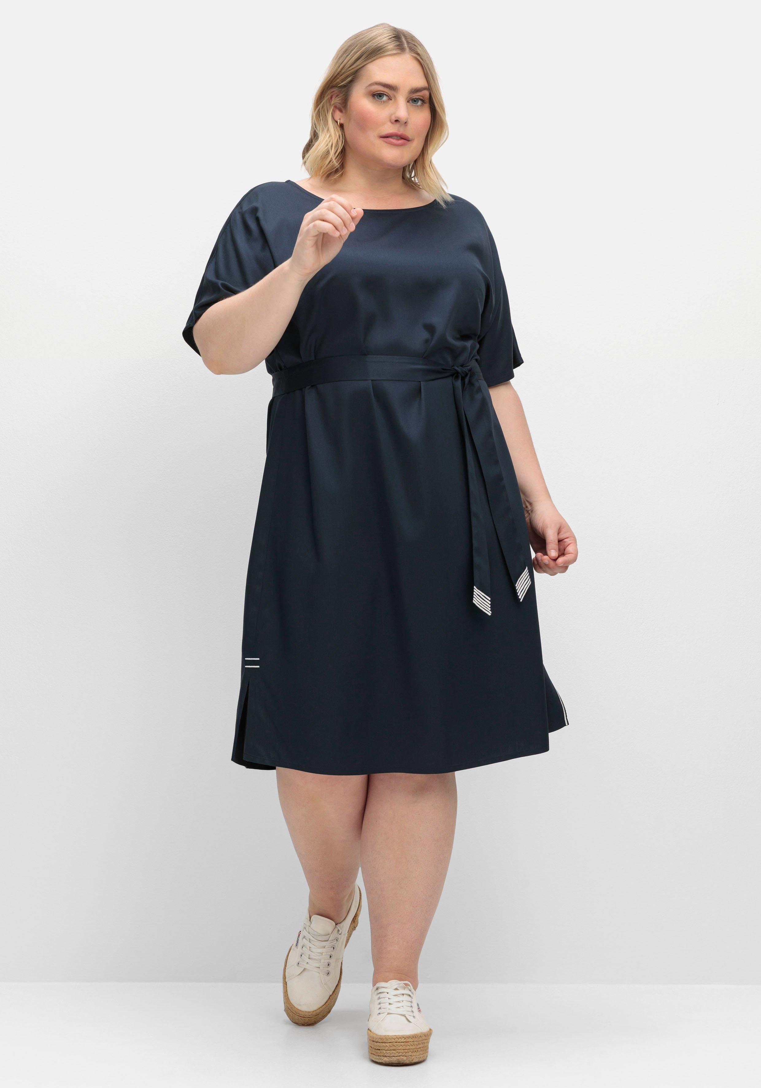 Kleid mit Bindegürtel, aus Viskose-Twill