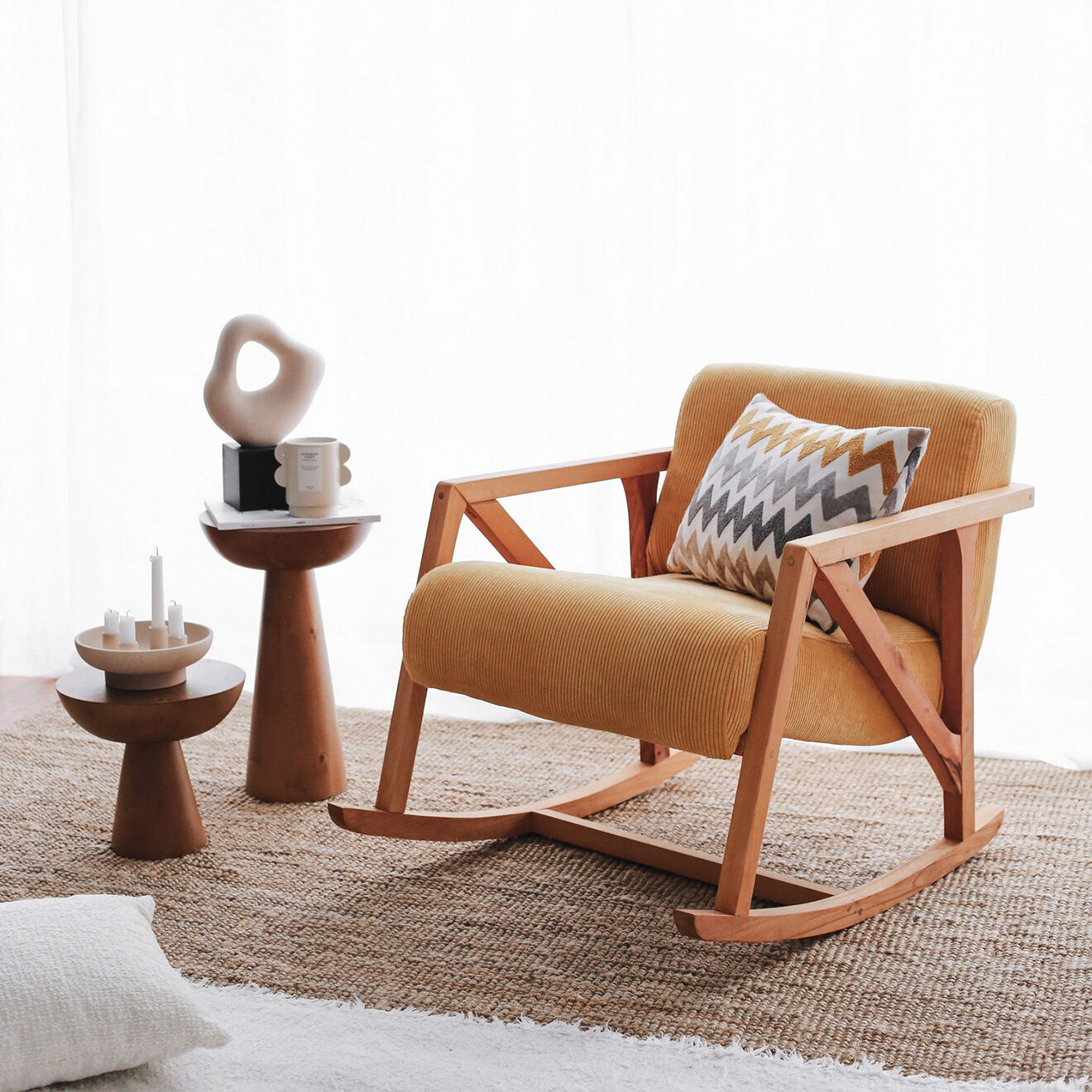 Homitis Fauteuil à bascule en Velours côtelé Nini Sallanan jaune - 85x67x75 cm