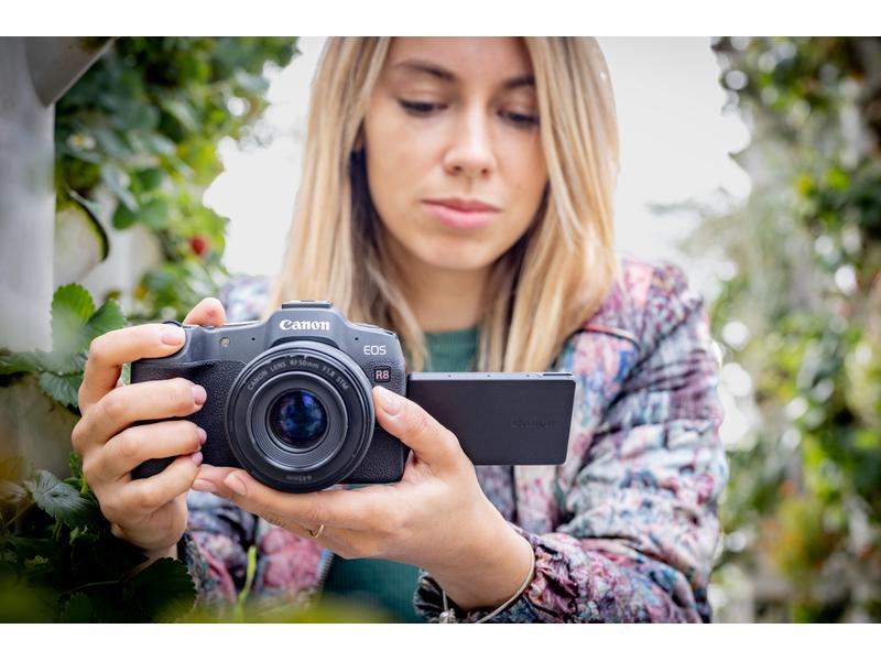 Canon Fotokamera EOS R8 Body Vollformat-Hybridkamera