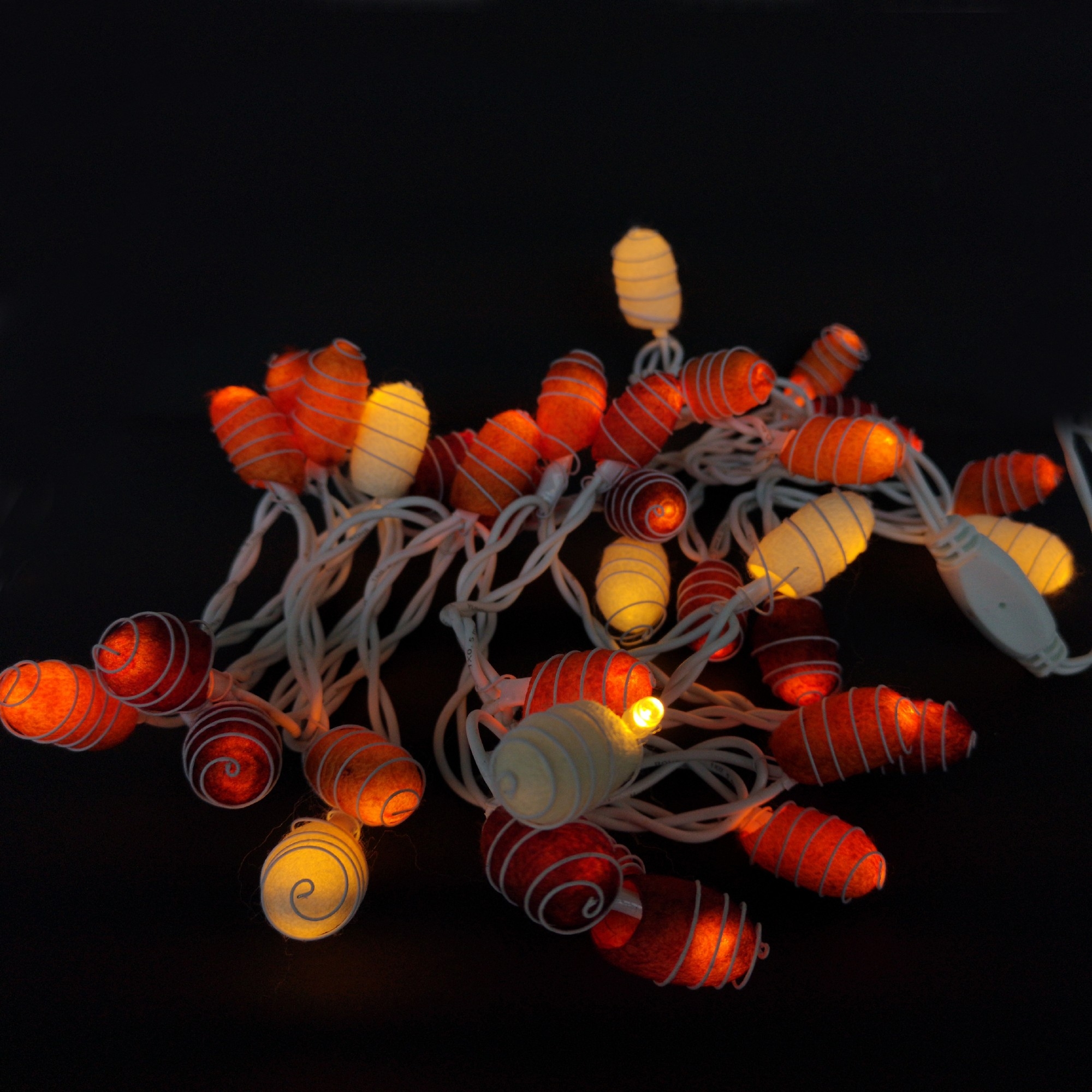 Lichterkette Kokon 35er, montiert, LED, braun, rot, orange, L 470 cm von fischer's lagerhaus
