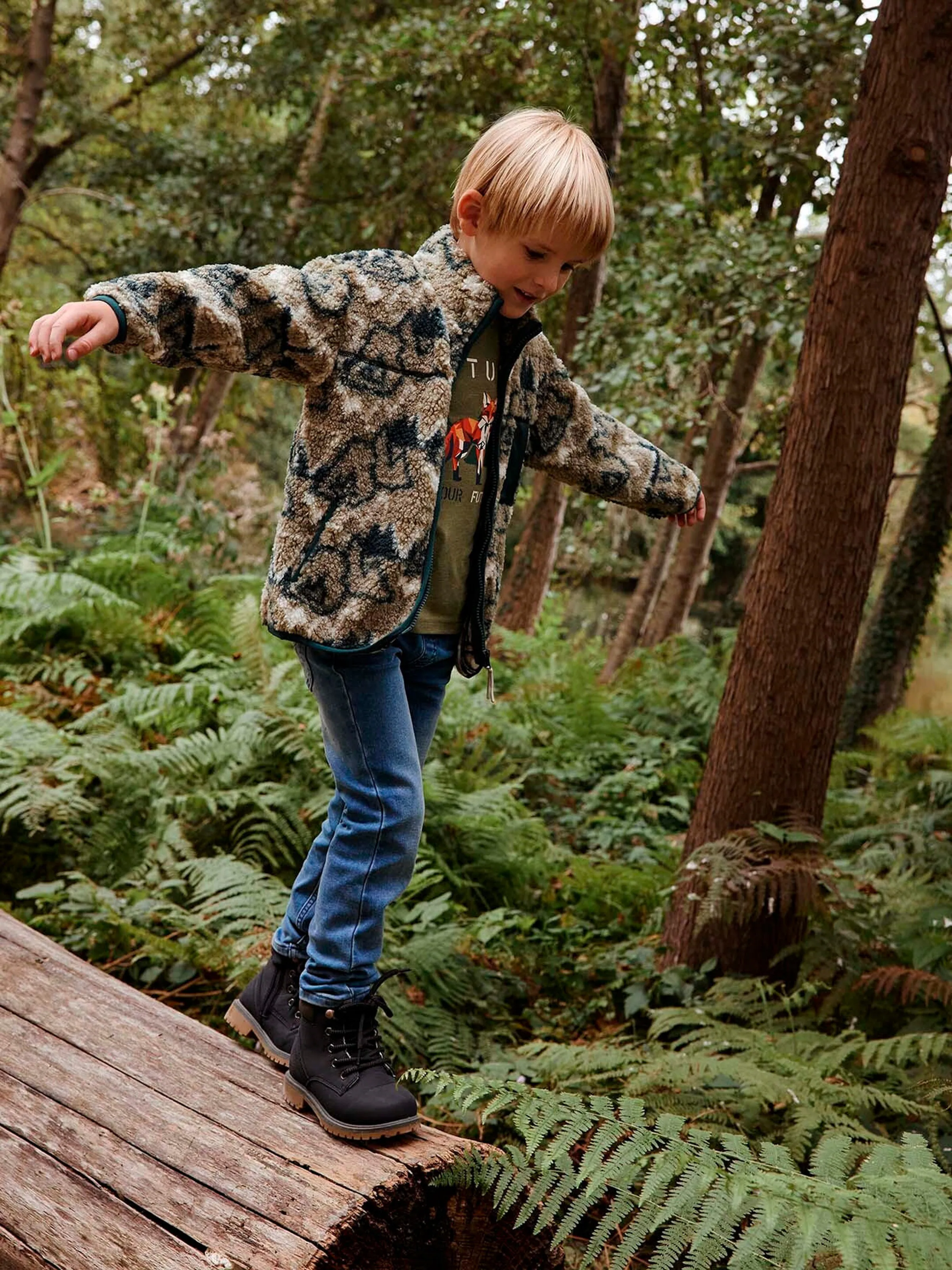 Vertbaudet Jungen Fleecejacke mit Tarnmuster salbeigrün