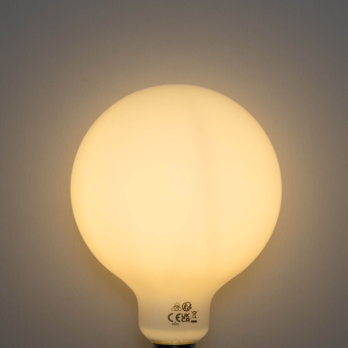E27 3-staps dimbaar LED lamp opaal G125 4W 450 lm 2700K