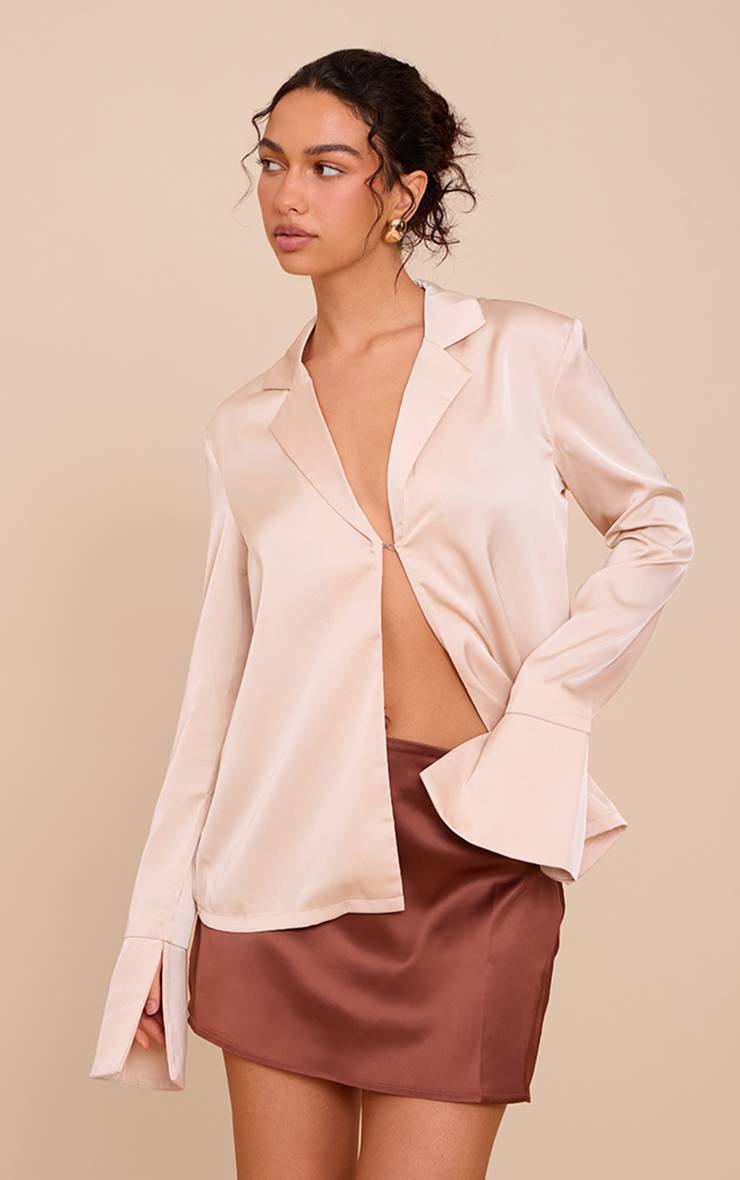 Champagne Chemise Oversize En Satin Avec Détail Agrafes Et Œillets